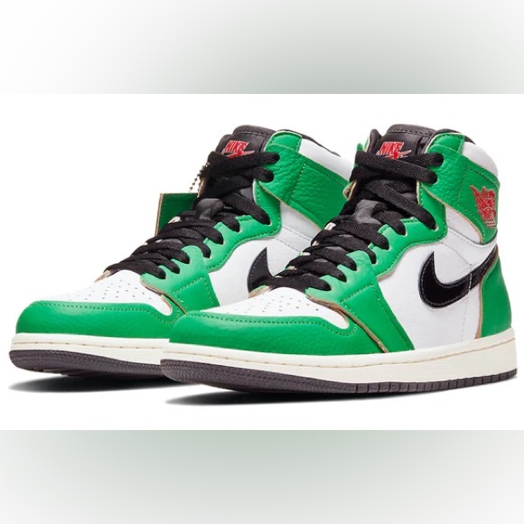 Wmns Jordan 1 Retro High OG “Lucky Green” - Picture 3 of 10